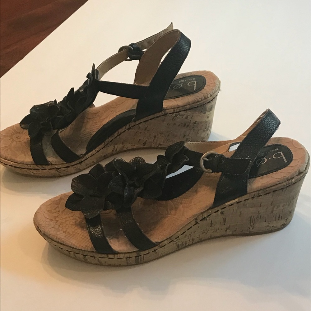 b.o.c. Wedge Sandals with Flower Detail Sz 9